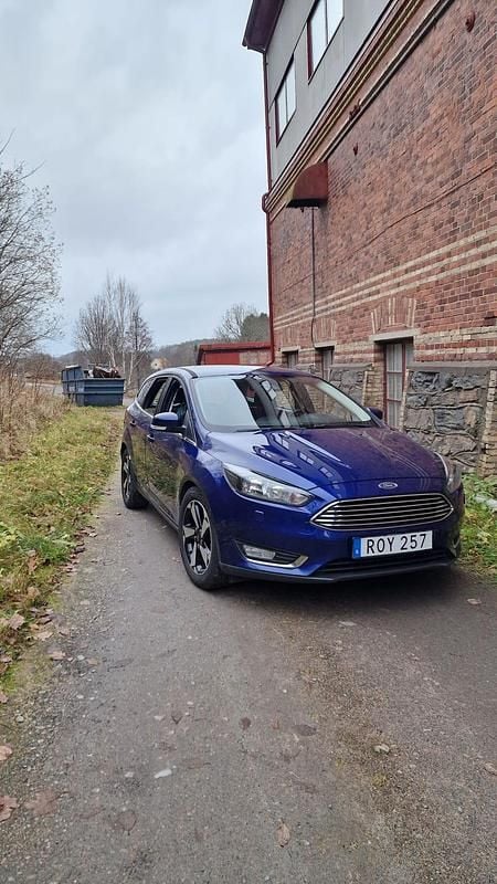 Begagnad 2015 Ford Focus Kombi | 59 000 kr (Marknadspris) - Bild 1/4