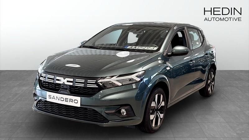 Grön (green) Ny 2025 Dacia Sandero Expression Halvkombi | 226 200 kr (Marknadspris) - Bild 1/4