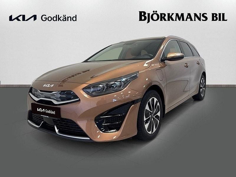 Brun Begagnad 2022 Kia Ceed Sportswagon Advance Kombi | 254 900 kr (Marknadspris) - Bild 1/4
