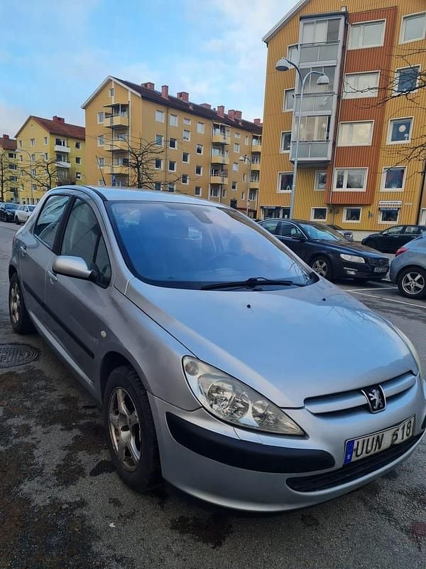 Begagnad Peugeot 307 109 HK (80 kW) 2004 Halvkombi