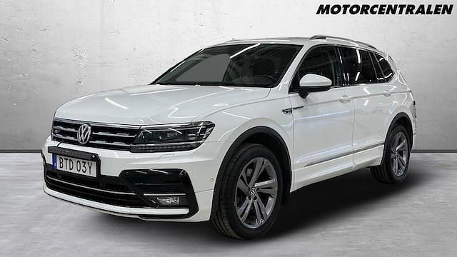 Vit Begagnad 2021 VW Tiguan Allspace Highline SUV | 349 000 kr (Marknadspris) - Bild 1/4