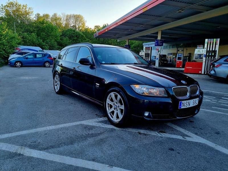 Begagnad BMW 330 245 HK (180 kW) 2011 Kombi