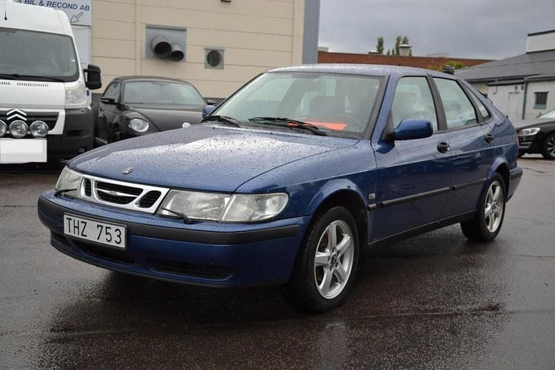 Blå Begagnad 2002 Saab 9-3 Halvkombi | 26 500 kr (Marknadspris) - Bild 1/4