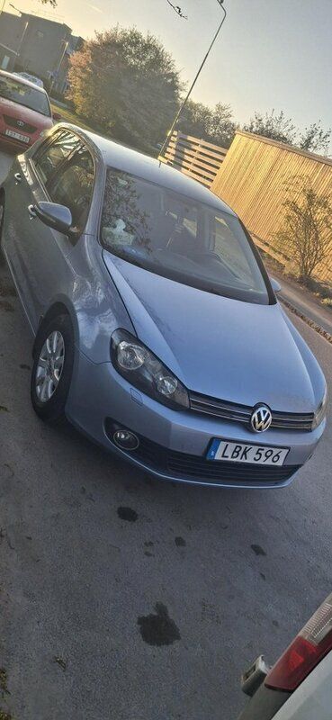 Blå Begagnad 2011 VW Golf VI Halvkombi | 60 000 kr (Marknadspris) - Bild 1/4