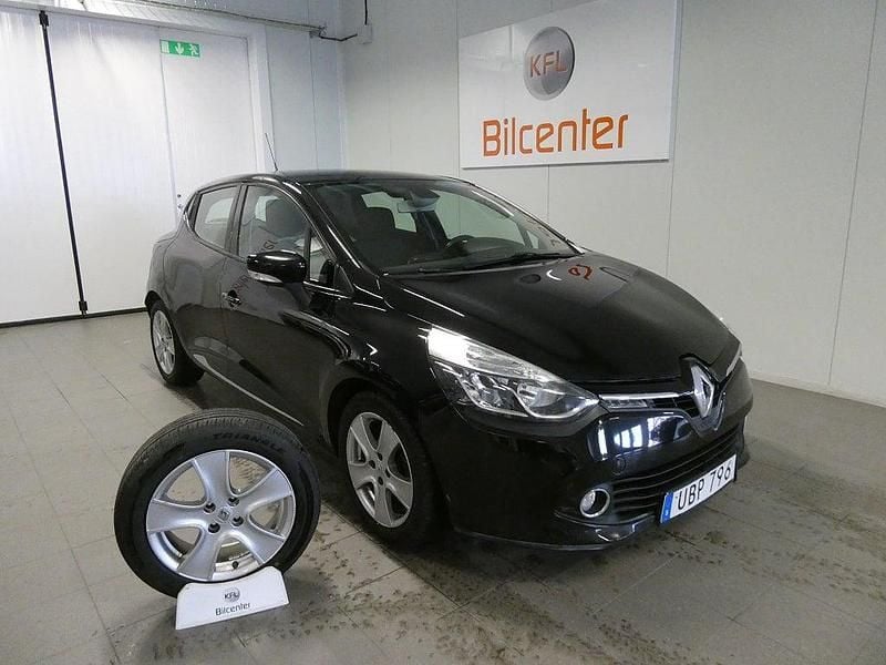 Svart Begagnad 2015 Renault Clio IV Halvkombi | 109 900 kr (Marknadspris) - Bild 1/3
