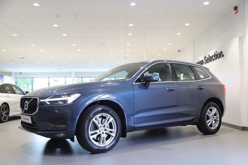 Mörkblå Begagnad 2018 Volvo XC60 Momentum SUV | 299 000 kr (Superpris) - Bild 1/2