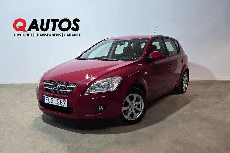 Begagnad Kia Ceed EX 122 HK (89 kW) 2007 Röd Halvkombi