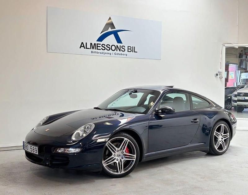 Blå Begagnad 2008 Porsche 911 Carrera 4S Sportkupé | 699 900 kr (Lite dyr) - Bild 1/4