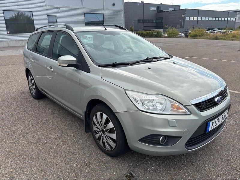Grå Begagnad 2010 Ford Focus Platinum Kombi | 24 000 kr (Bra pris) - Bild 1/4