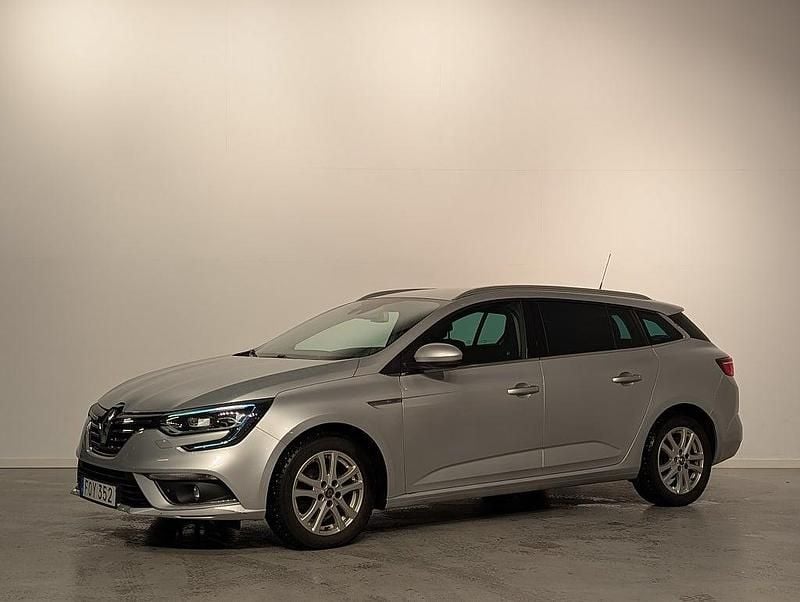 Silver Begagnad 2017 Renault Mégane GrandTour Bose Edition Kombi | 109 900 kr (Marknadspris) - Bild 1/4