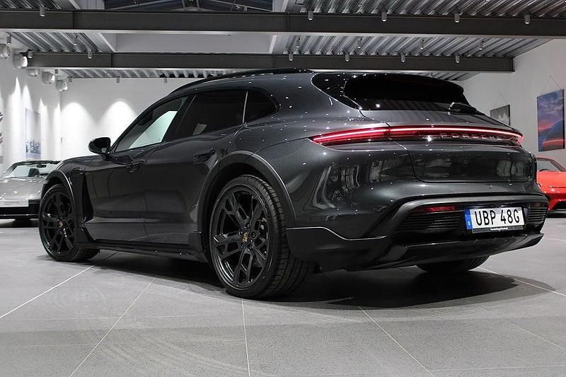 Begagnad Porsche Taycan Cross Turismo 319 kW (435 HK) 2021 Mörkgrå Kombi
