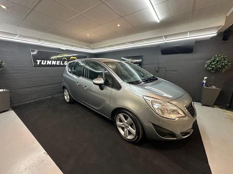 Grå Begagnad 2010 Opel Meriva Enjoy Minibuss | 55 000 kr (Bra pris) - Bild 1/4