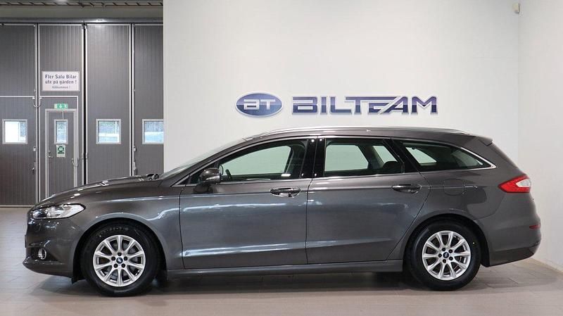 Begagnad Ford Mondeo Titanium 120 HK (88 kW) 2017 Grå Kombi