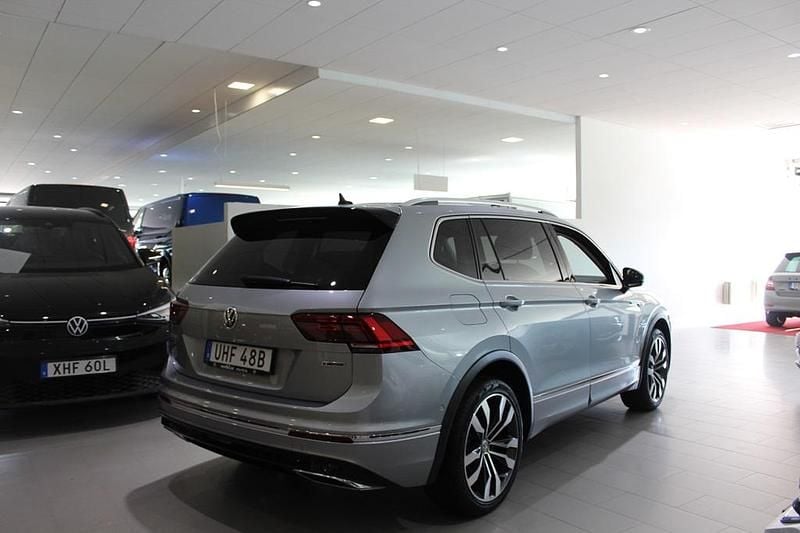 Begagnad VW Tiguan Allspace R-line 200 HK (147 kW) 2020 Silver SUV