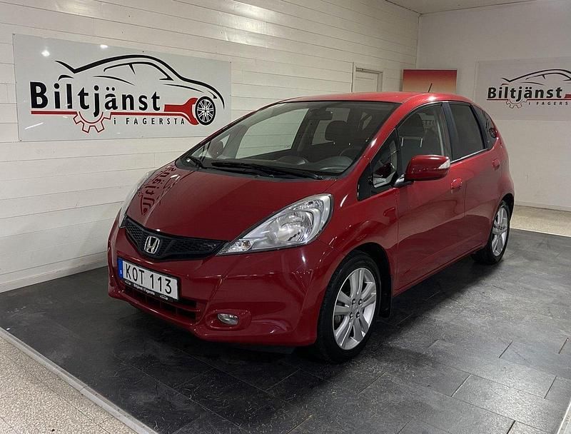 Röd Begagnad 2014 Honda Jazz Halvkombi | 64 900 kr - Bild 1/4