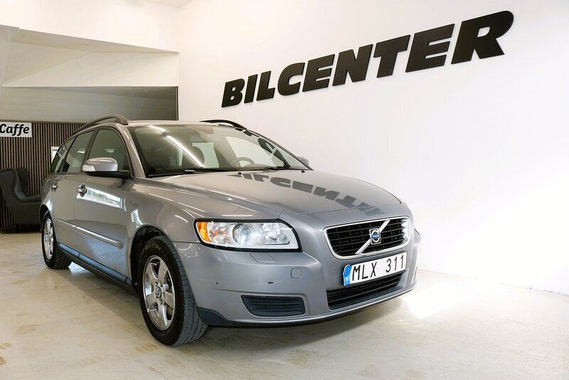 Grå Begagnad 2008 Volvo V50 Kinetic Kombi | 49 900 kr (Dyr) - Bild 1/4