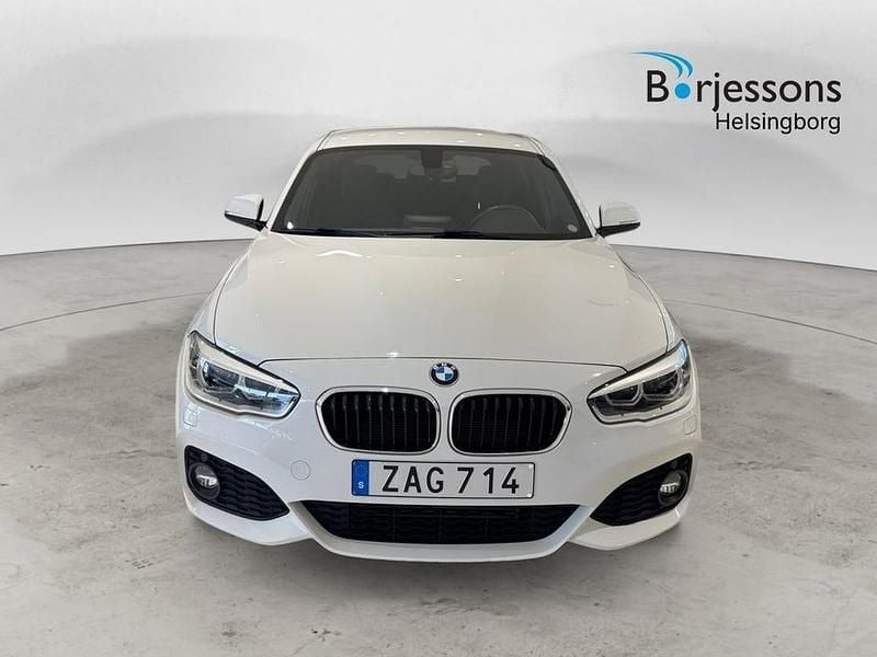 Begagnad BMW 118 M Sport 137 HK (100 kW) 2018 Vit Halvkombi