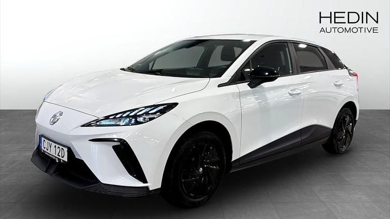 Vit (white) Begagnad 2023 MG MG4 EV Halvkombi | 259 900 kr (Marknadspris) - Bild 1/4