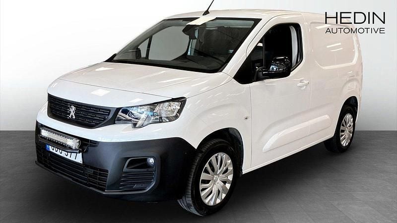 Vit (white) Begagnad 2022 Peugeot Partner Van | 234 900 kr (Dyr) - Bild 1/4