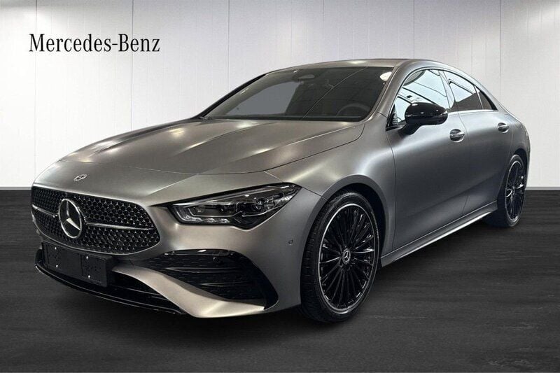 Ny 2025 Mercedes CLA200 Sportkupé | 462 300 kr (Marknadspris) - Bild 1/4