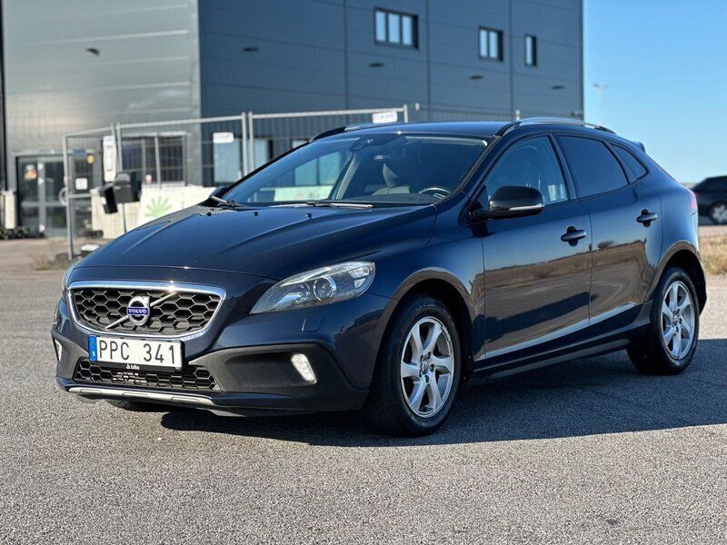 Blå Begagnad 2014 Volvo V40 CC Momentum Kombi | 129 900 kr (Marknadspris) - Bild 1/4