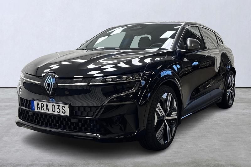 Svart Begagnad 2022 Renault Mégane IV Iconic Halvkombi | 299 000 kr (Marknadspris) - Bild 1/4