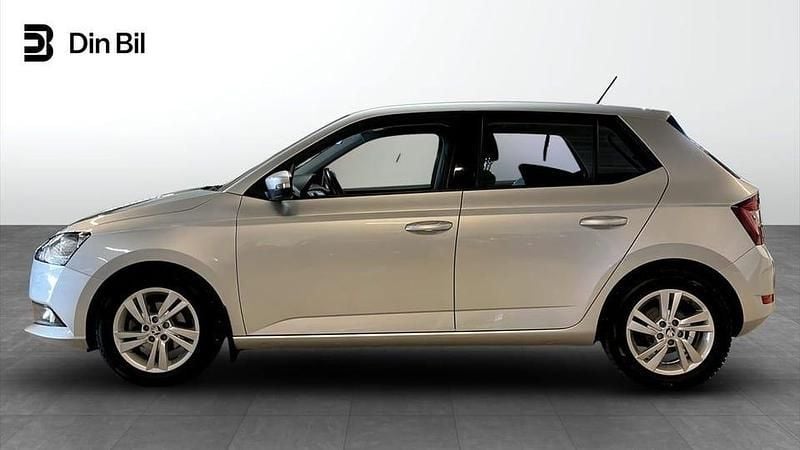 Begagnad Skoda Fabia Style 95 HK (69 kW) 2021 Silver Halvkombi