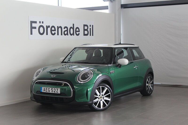 Grön Begagnad 2022 Mini Cooper SE Halvkombi | 189 000 kr (Bra pris) - Bild 1/4