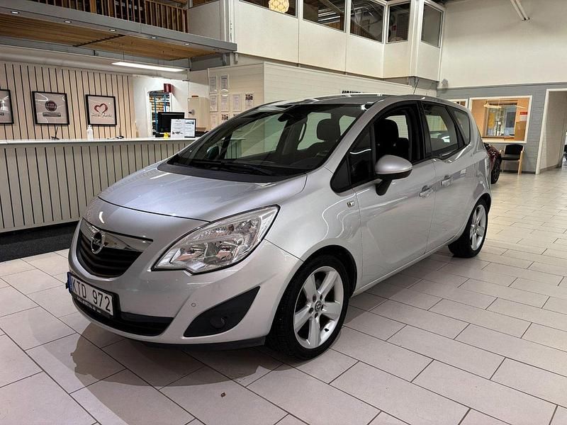 Grå Begagnad 2010 Opel Meriva Enjoy Minibuss | 54 500 kr (Lite dyr) - Bild 1/4