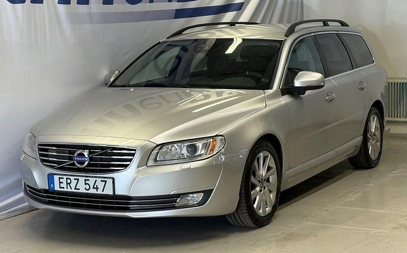 Silver Begagnad 2015 Volvo V70 Momentum Kombi | 114 900 kr (Marknadspris) - Bild 1/4