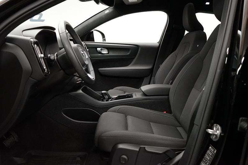 Begagnad Volvo C40 Core 169 kW (231 HK) 2022 Svart SUV