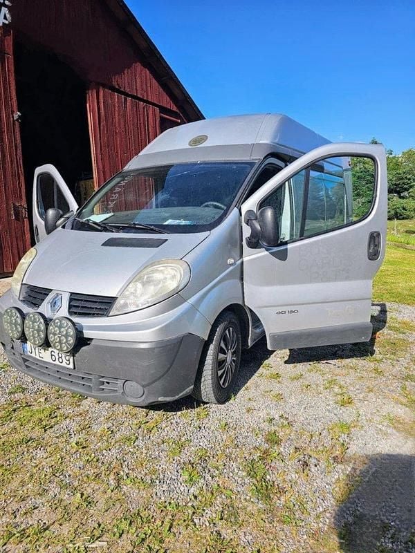 Silver Begagnad 2009 Renault Trafic Van | 35 000 kr (Bra pris) - Bild 1/4