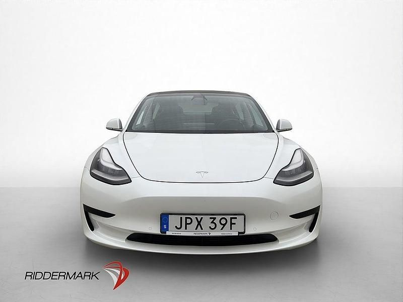 Begagnad Tesla Model 3 Standard Range Plus 239 kW (325 HK) 2020 Vit Sedan