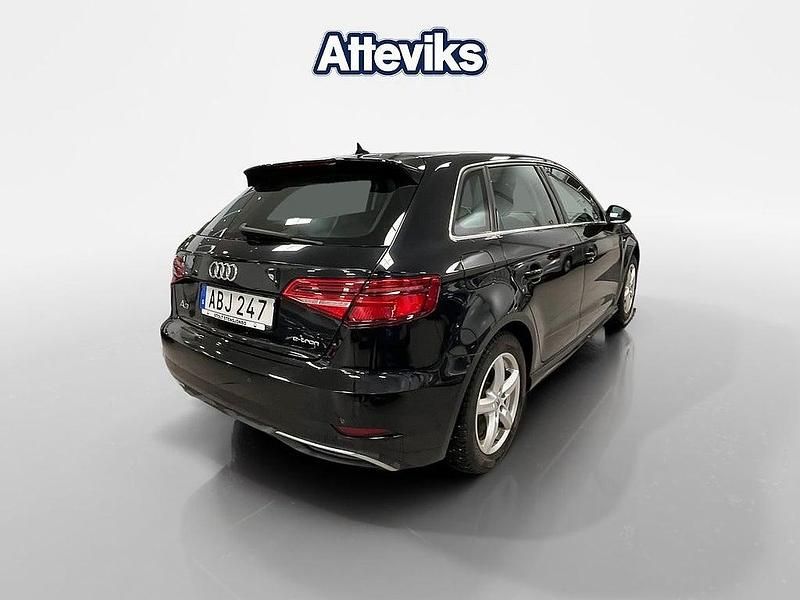 Begagnad Audi A3 e-tron 150 HK (110 kW) 2017 Svart Halvkombi