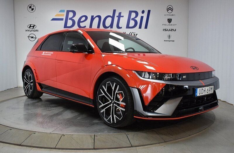 Orange Begagnad 2024 Hyundai Ioniq 5 SUV | 749 000 kr - Bild 1/3