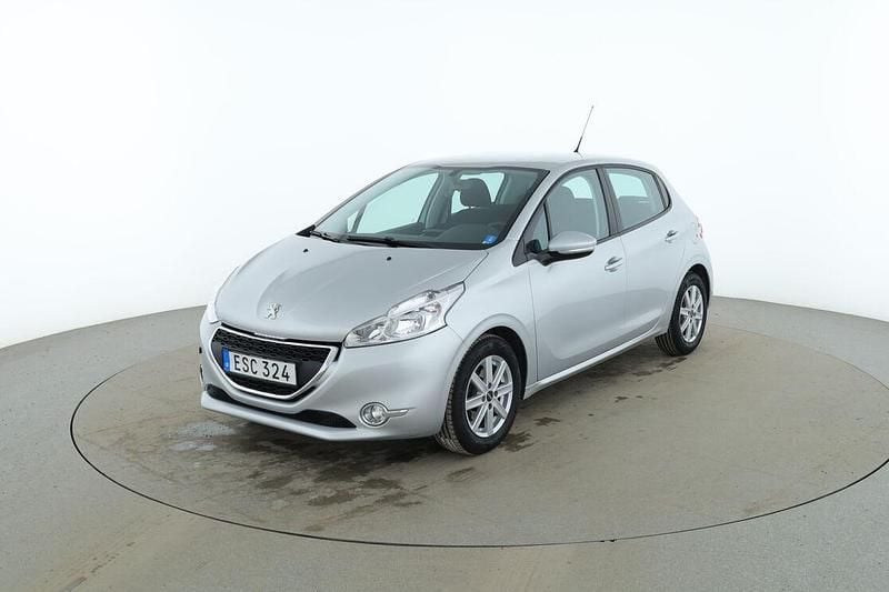 Grå Begagnad 2015 Peugeot 208 Halvkombi | 79 000 kr (Marknadspris) - Bild 1/3