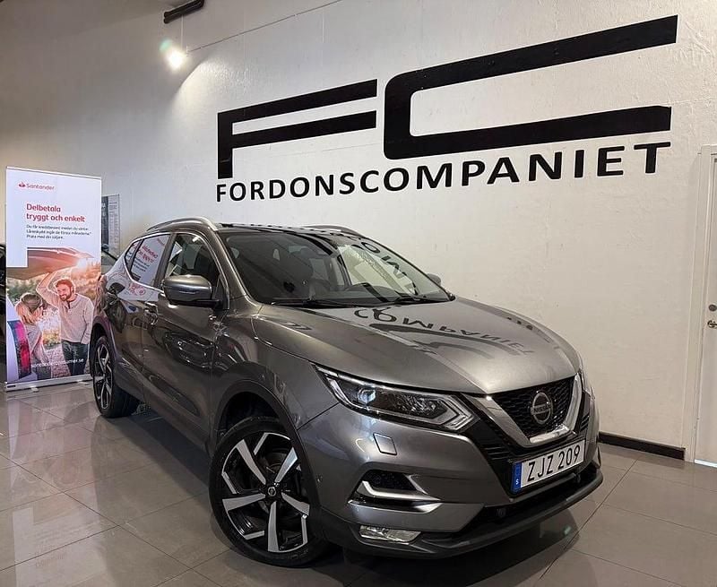 Grå Begagnad 2018 Nissan Qashqai Tekna SUV | 159 900 kr (Marknadspris) - Bild 1/4