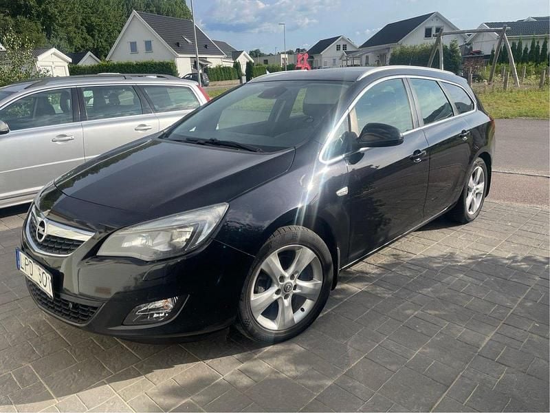 Svart Begagnad 2011 Opel Astra Enjoy Kombi | 29 500 kr (Marknadspris) - Bild 1/4