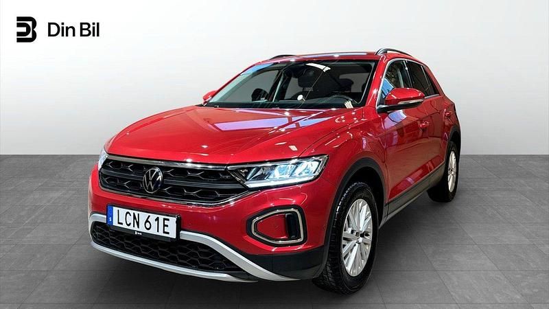 Röd Begagnad 2022 VW T-Roc Life SUV | 274 900 kr (Marknadspris) - Bild 1/4