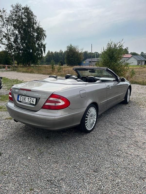 Begagnad Mercedes CLK200 163 HK (119 kW) 2007 Cab