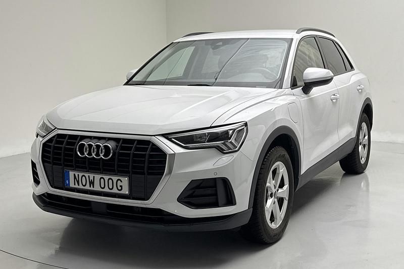 Vit Begagnad 2023 Audi Q3 SUV | 309 000 kr (Bra pris) - Bild 1/4