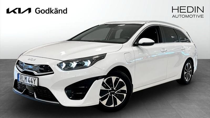 Vit (white) Begagnad 2022 Kia Ceed Sportswagon Advance Kombi | 249 900 kr (Marknadspris) - Bild 1/4