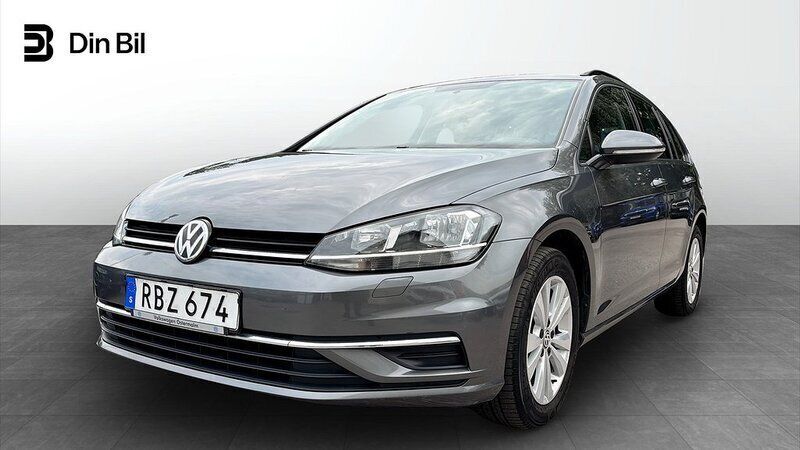 Mörkgrå (indium grey metallic) Begagnad 2017 VW Golf VII Kombi | 147 900 kr (Marknadspris) - Bild 1/4