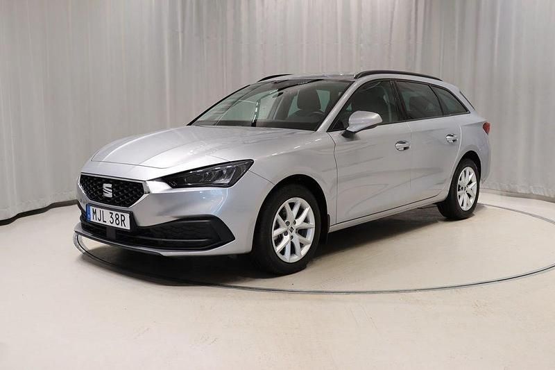 Silver Begagnad 2024 Seat Leon Kombi | 224 900 kr (Marknadspris) - Bild 1/4