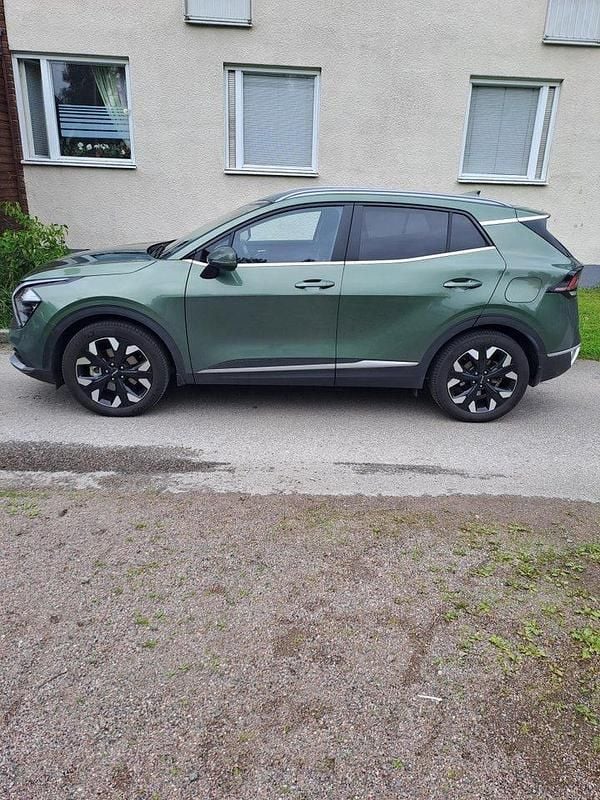 Grön Begagnad 2024 Kia Sportage Advance SUV | 430 000 kr (Lite dyr) - Bild 1/4