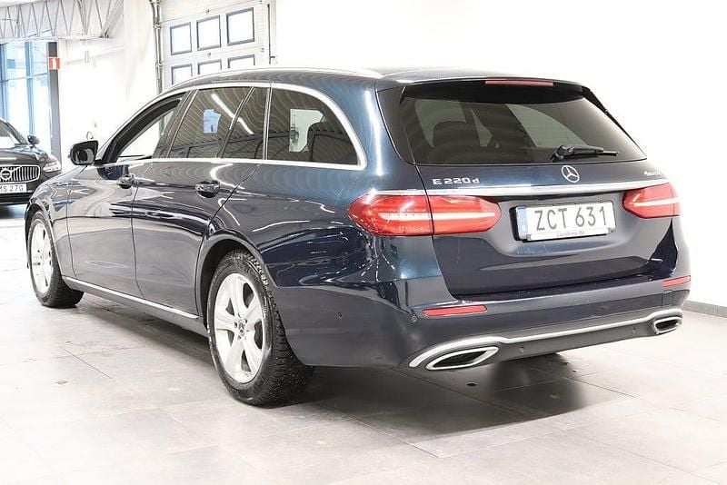 Begagnad Mercedes E220 Avantgarde 194 HK (142 kW) 2017 Mörkgrön Kombi