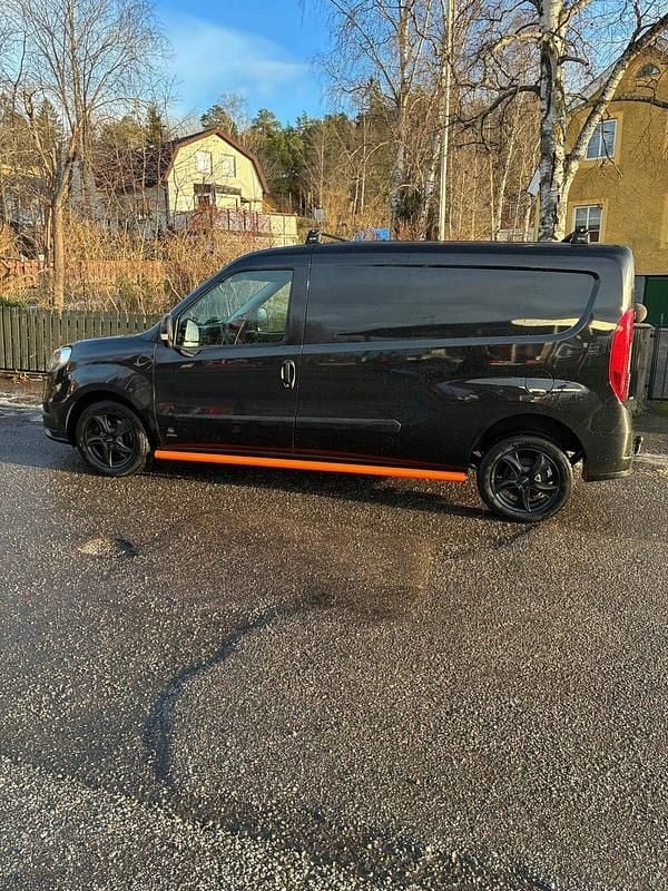 Begagnad 2017 Fiat Doblò Minibuss | 95 000 kr (Marknadspris) - Bild 1/4