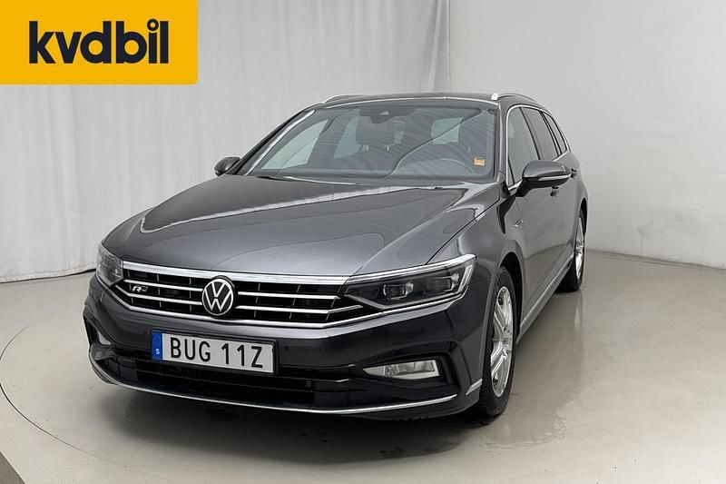 Begagnad VW Passat R-line 200 HK (147 kW) 2022 Mörkgrå Kombi