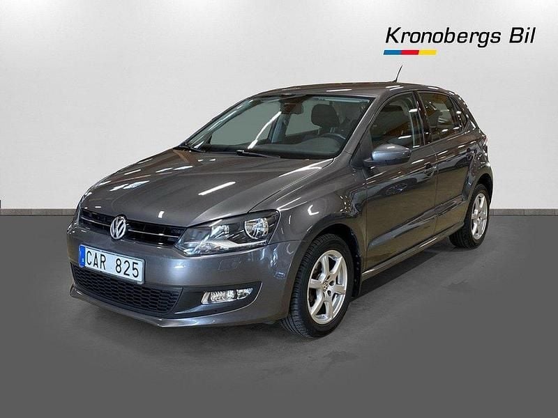 Grå Begagnad 2014 VW Polo Halvkombi | 104 500 kr (Marknadspris) - Bild 1/4