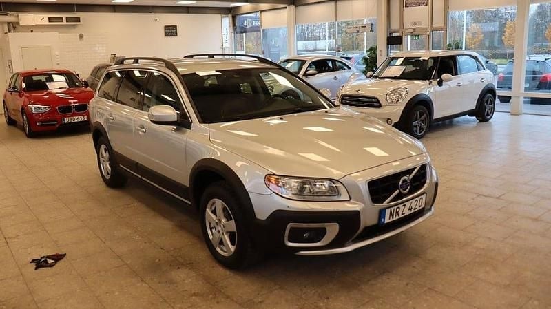 Ljusgrå (grå) Begagnad 2009 Volvo XC70 Summum Kombi | 69 900 kr (Marknadspris) - Bild 1/4